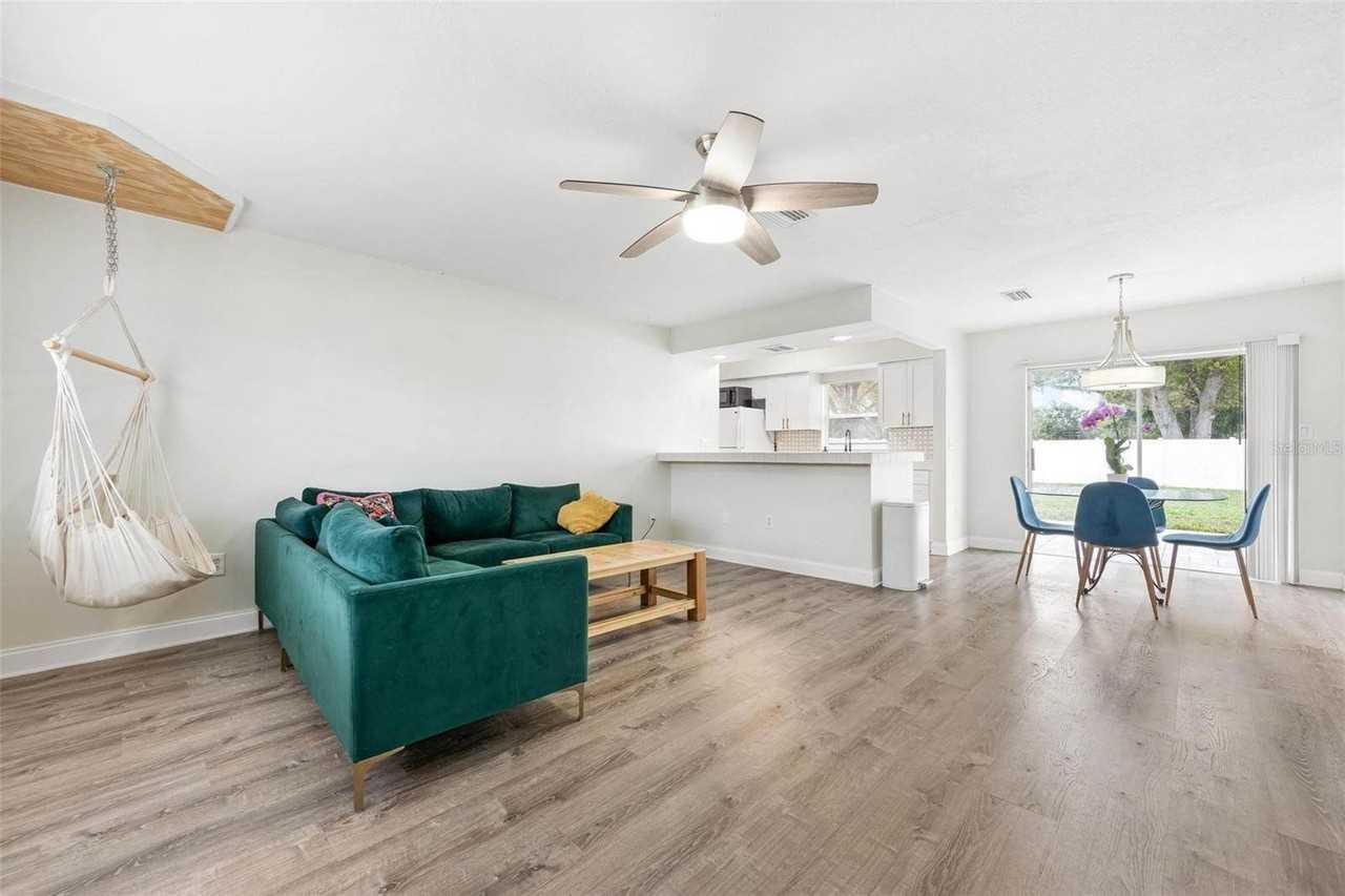 5120 Brookmeade Dr - Photo 3 of 29