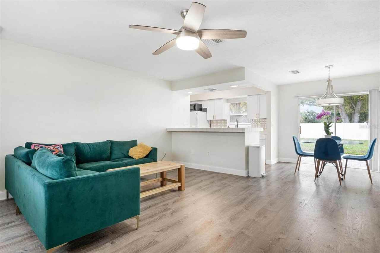 5120 Brookmeade Dr - Photo 4 of 29