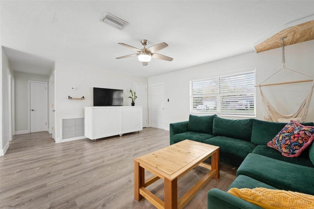 5120 Brookmeade Dr - Photo 7 of 29