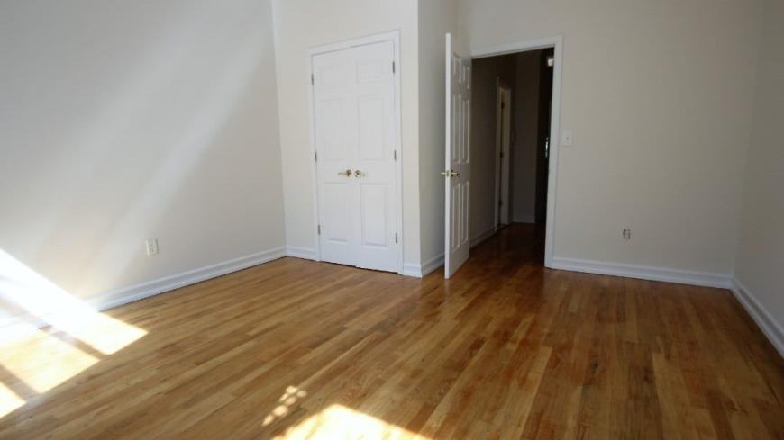 443 W 50th St - Photo 6 of 9