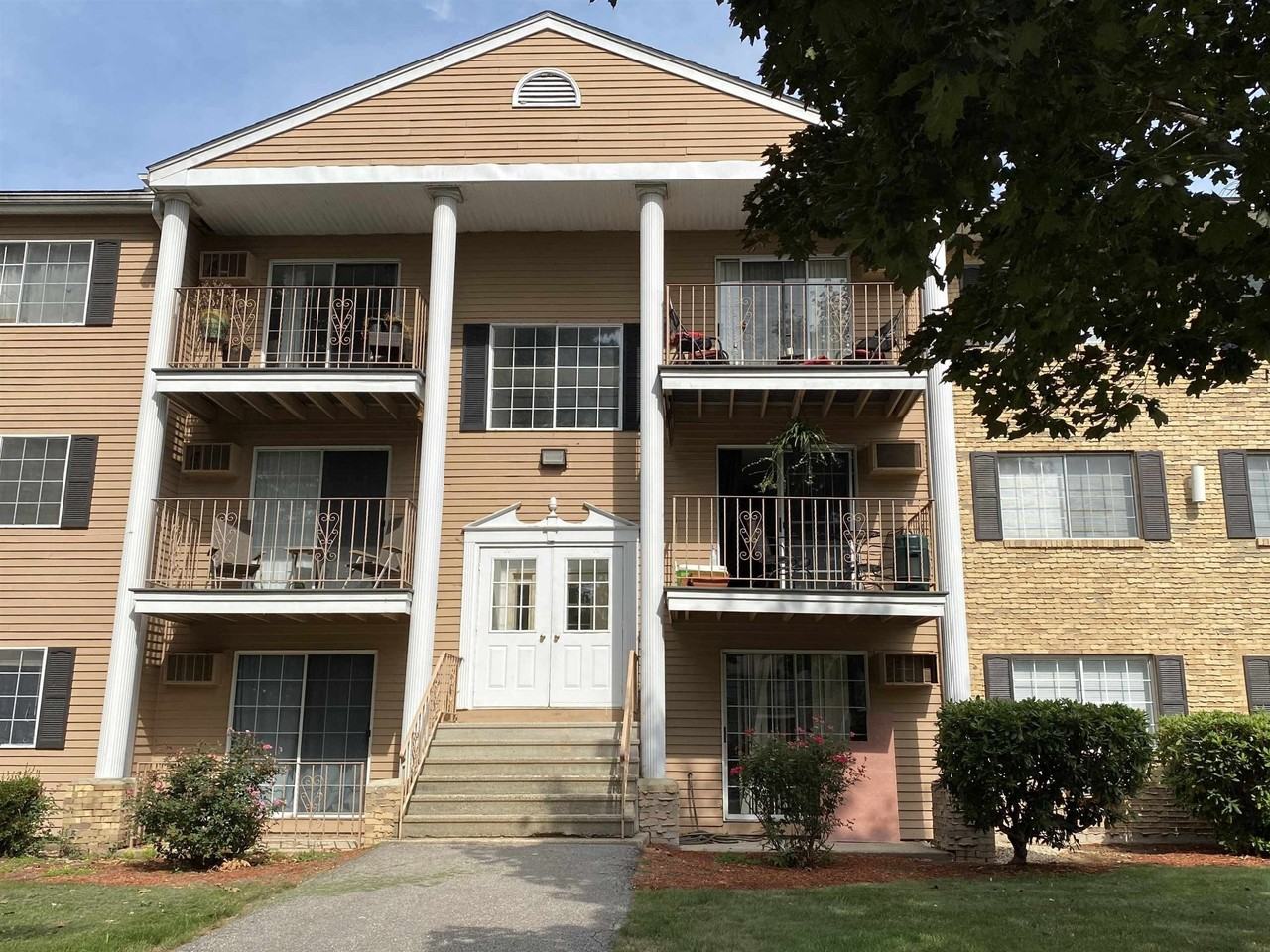 379 Huse Rd #21 - Photo 7 of 39