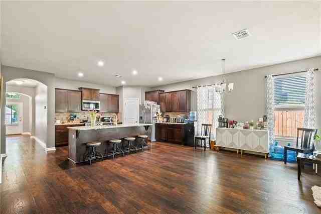 16973 River Park Dr - Photo 4 of 18