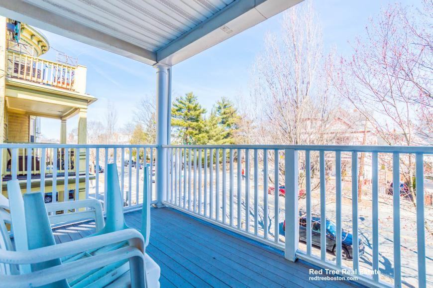 31 Pleasant St - Photo 3 of 7