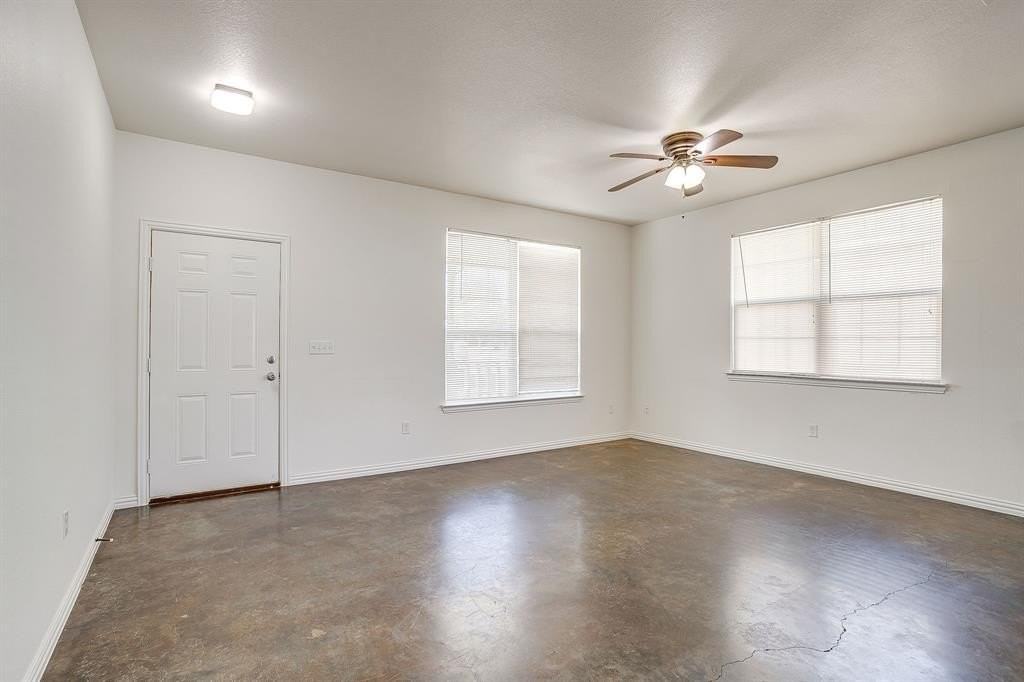 723 Hometown Village Ct - Photo 5 of 20