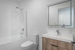 814 2e Avenue - Photo 1 of 1