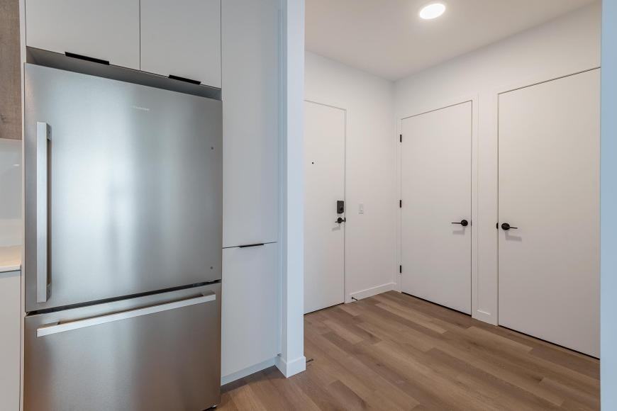 814 2e Avenue - Photo 7 of 10