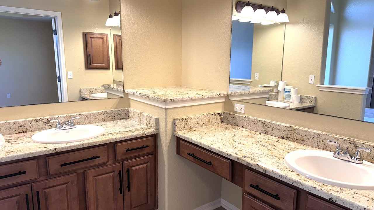 7022 Boardwalk Ave #1 - Photo 6 of 10