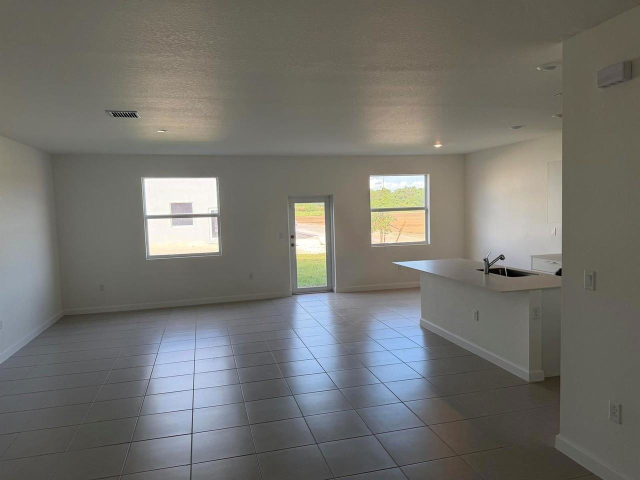 19407 Sw 340th St - Photo 3 of 8