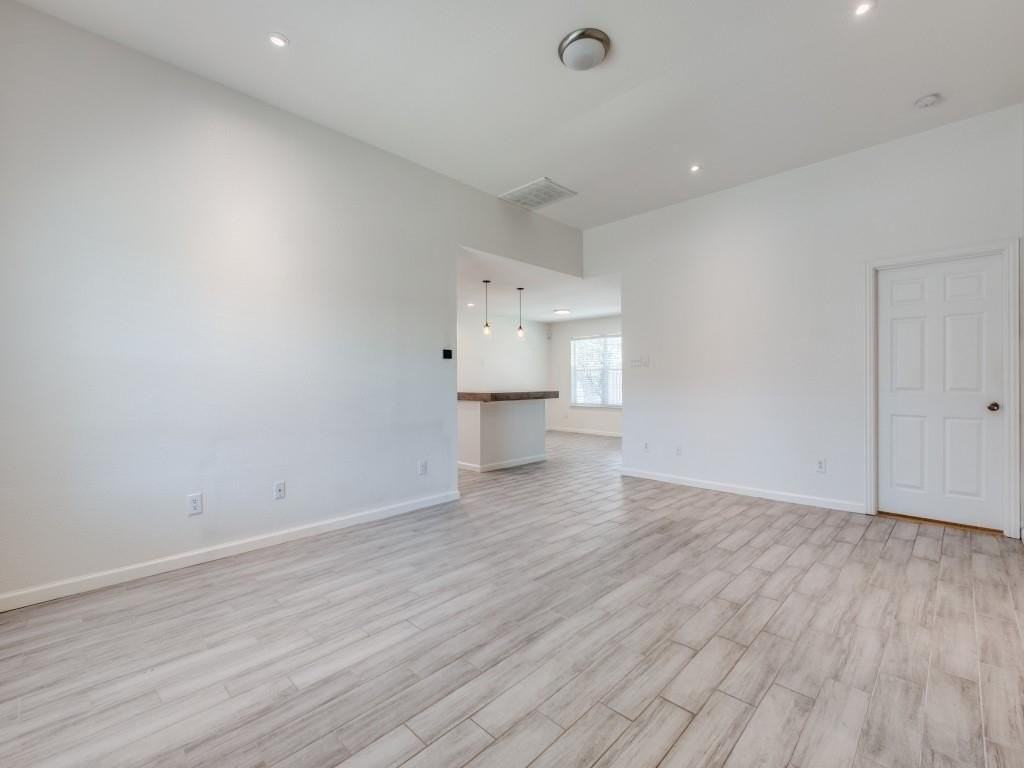 1951 Bayside St - Photo 3 of 12