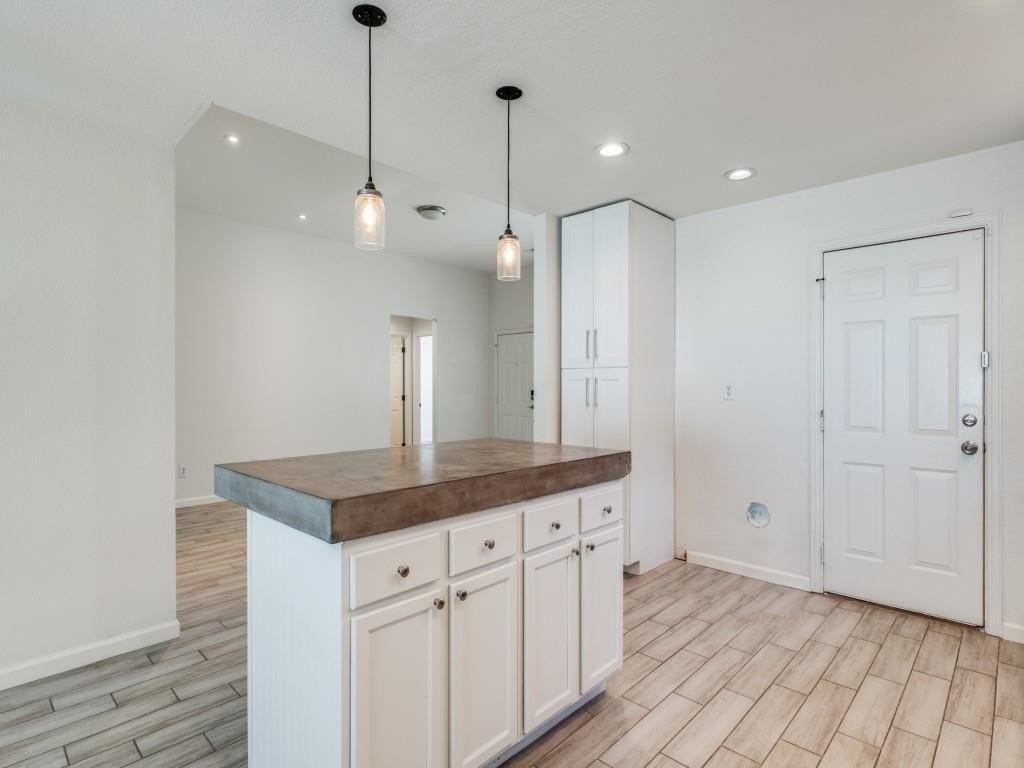 1951 Bayside St - Photo 5 of 12