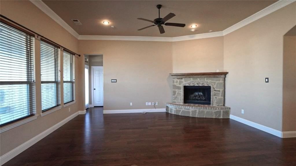 1122 Wedgewood Dr - Photo 3 of 31