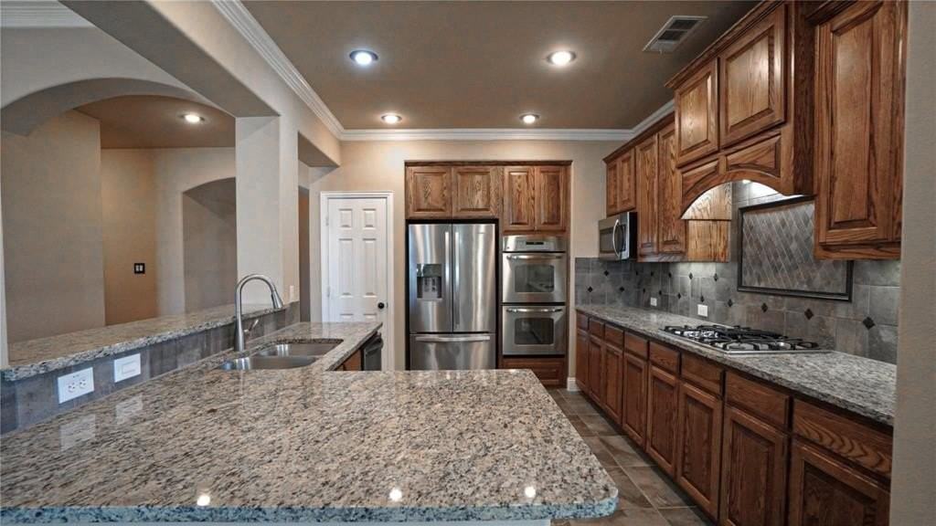 1122 Wedgewood Dr - Photo 7 of 31