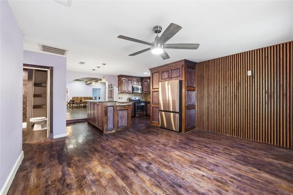 2734 Fordham Rd - Photo 5 of 40