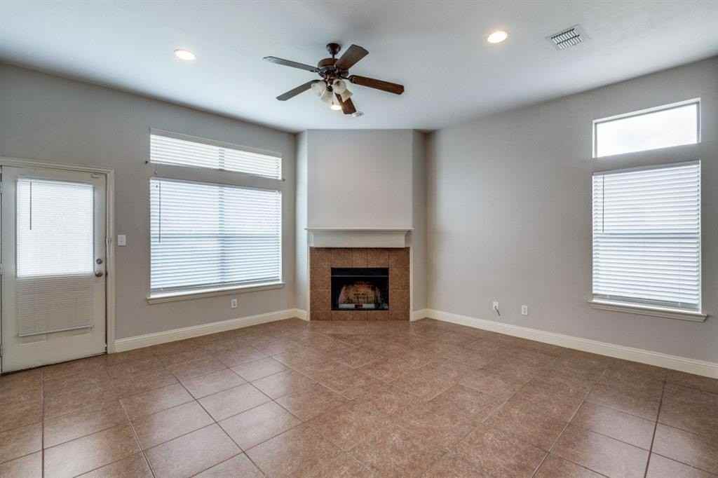 6659 Mountain Trl - Photo 4 of 25