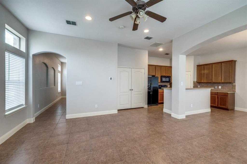 6659 Mountain Trl - Photo 7 of 25