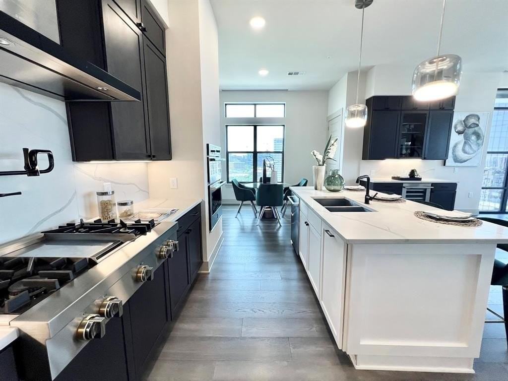 3330 Oak Grove Ave #1302 - Photo 4 of 29