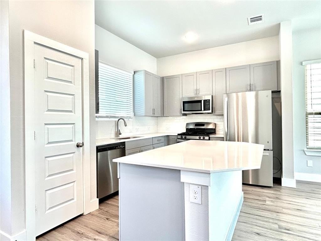 1830 Ne Green Oaks Blvd #310 - Photo 6 of 39