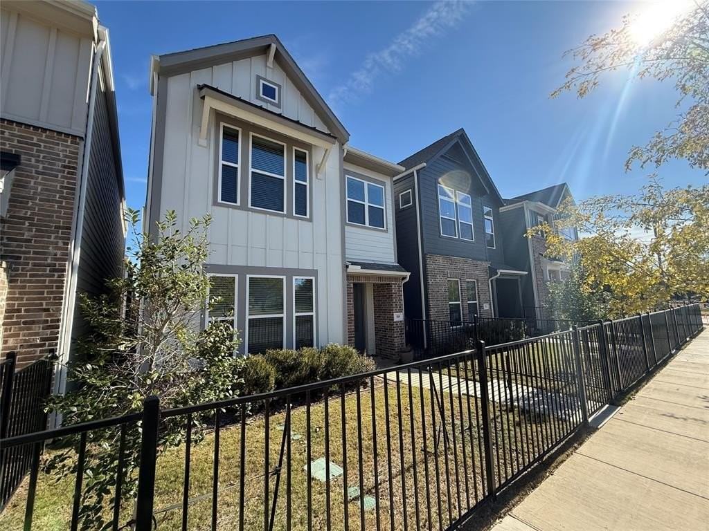 509 Mary St #509A - Photo 3 of 11