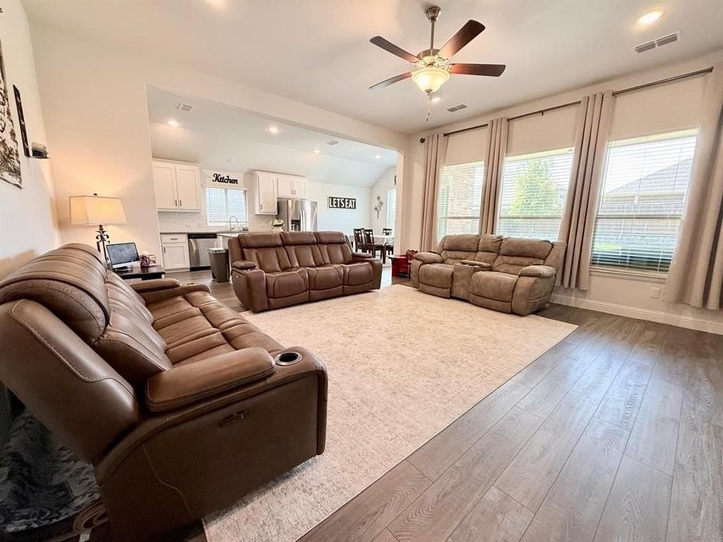 2211 Grassland Ave - Photo 5 of 23