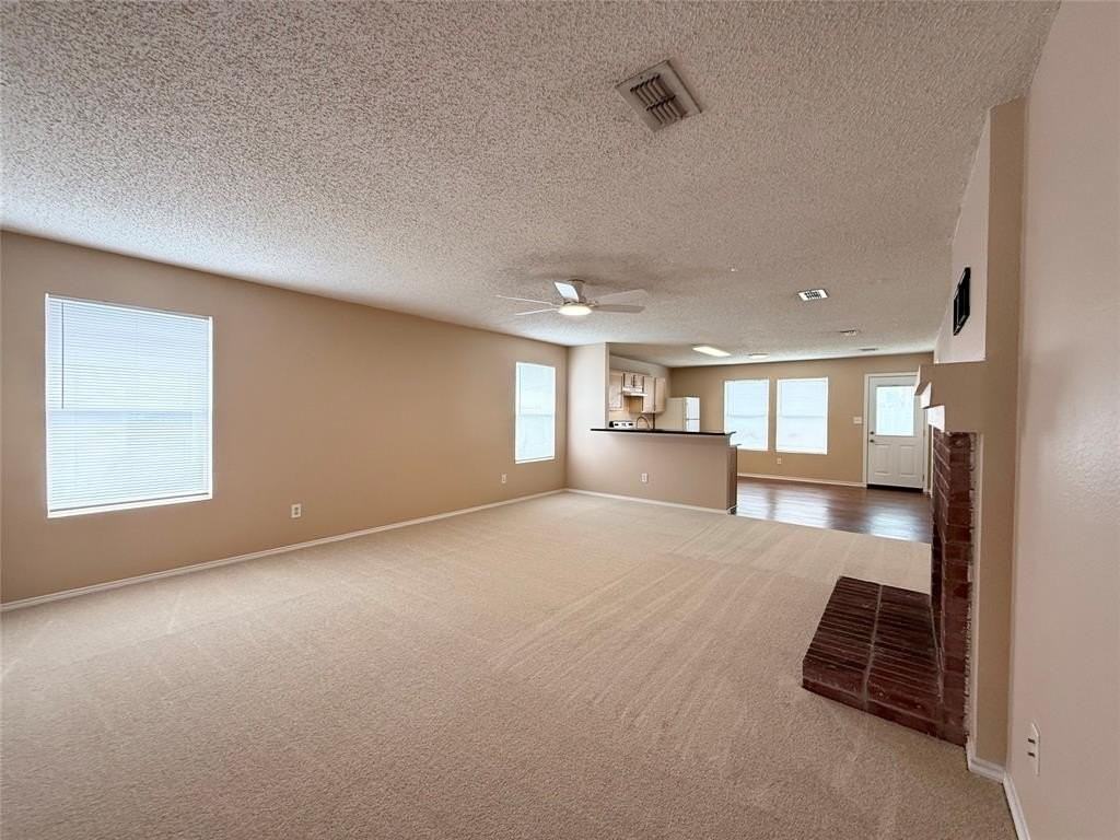 4417 Courtside Dr - Photo 4 of 15