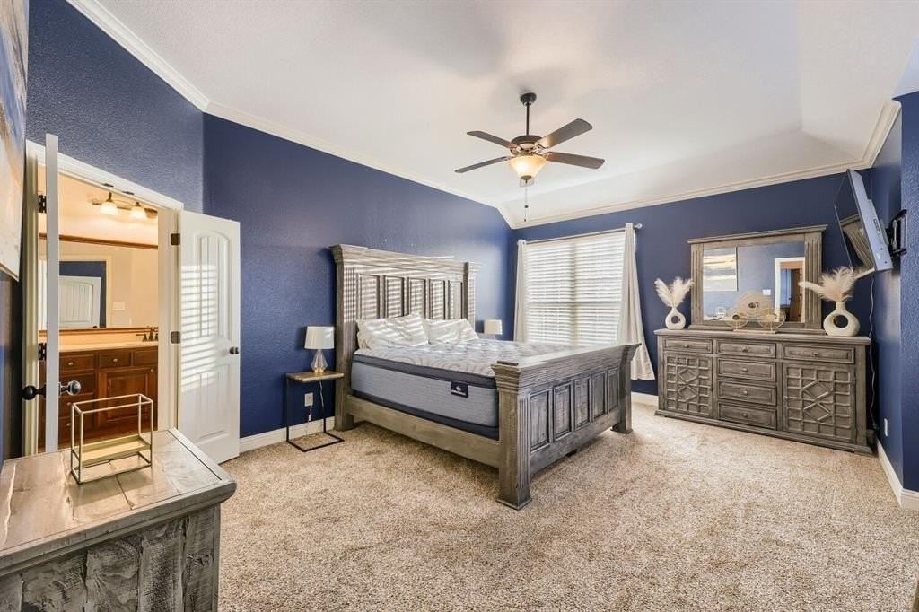 5035 Venecia Way - Photo 7 of 11