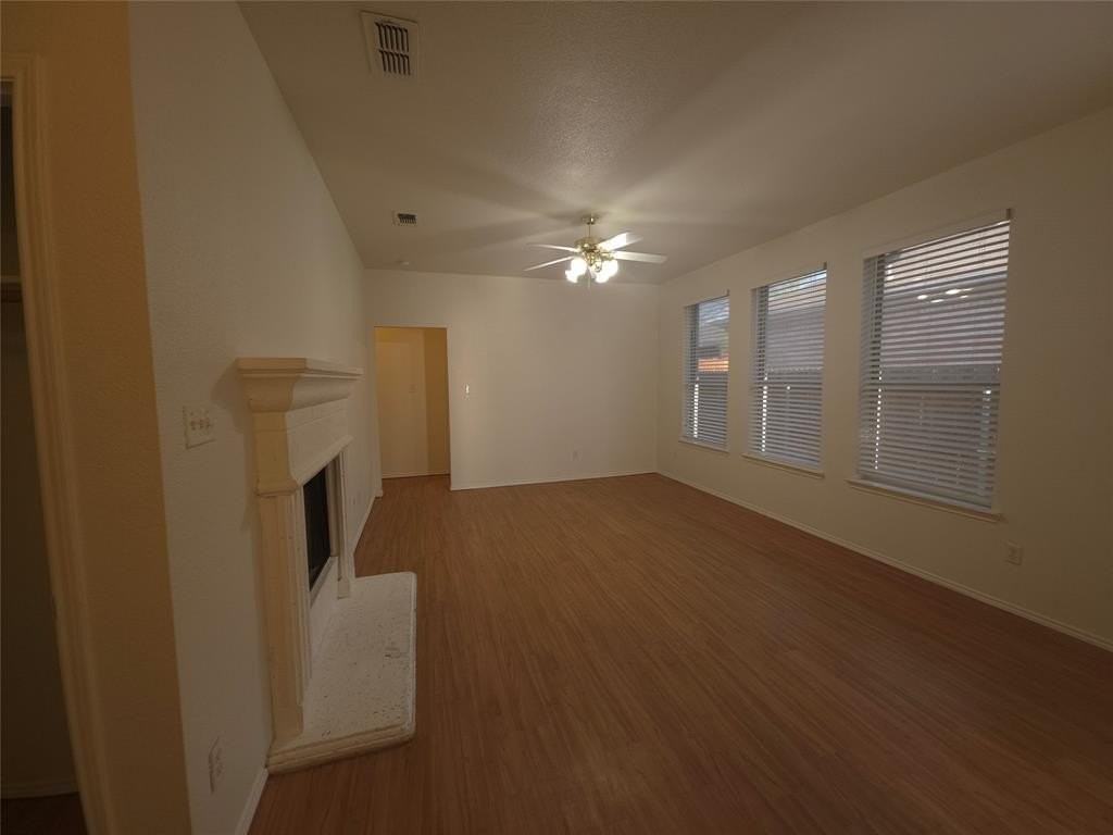 6405 Freshwater Ln - Photo 4 of 33