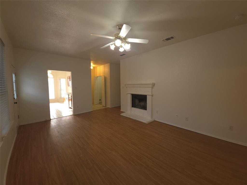 6405 Freshwater Ln - Photo 6 of 33