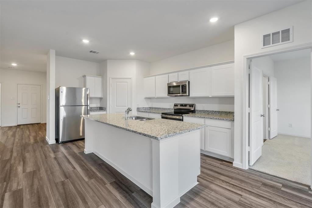 1253 Herring Dr - Photo 4 of 22