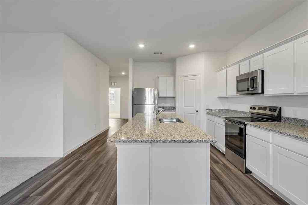 1253 Herring Dr - Photo 5 of 22