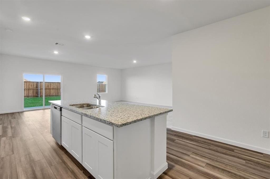 1253 Herring Dr - Photo 7 of 22