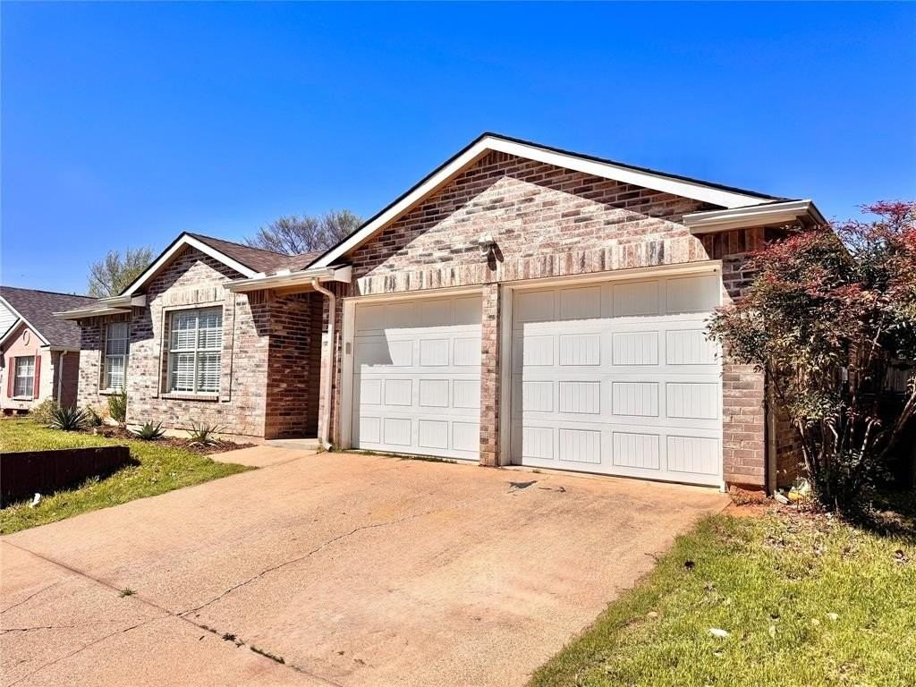 201 Yosemite Dr - Photo 2 of 31