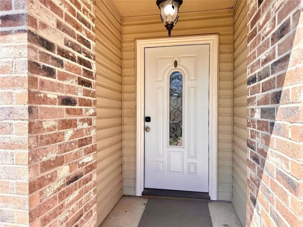 201 Yosemite Dr - Photo 4 of 31