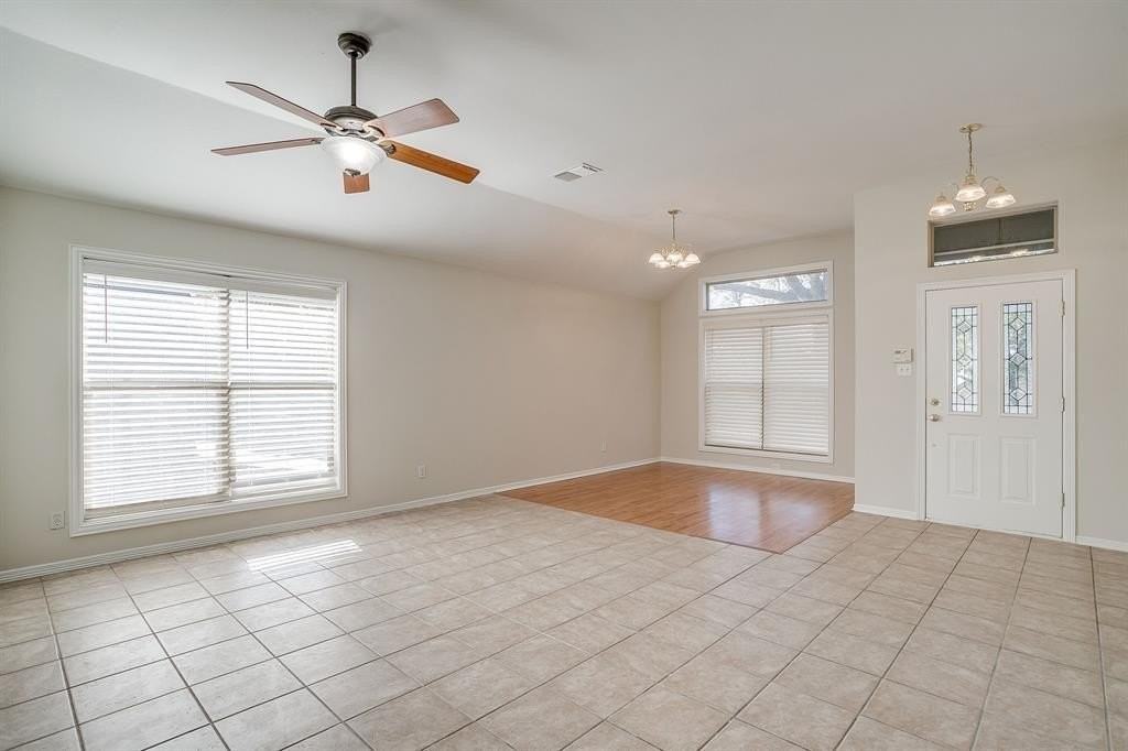 8612 Woodslane Dr - Photo 6 of 36