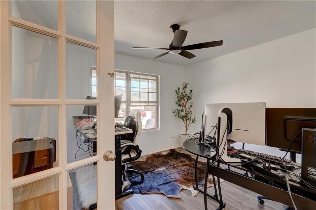 6233 Skysail Rd - Photo 6 of 30