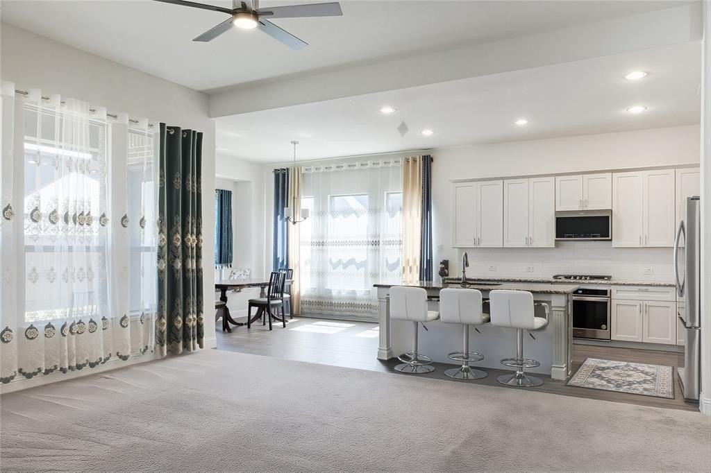 601 Cherry Tree Ln - Photo 6 of 30