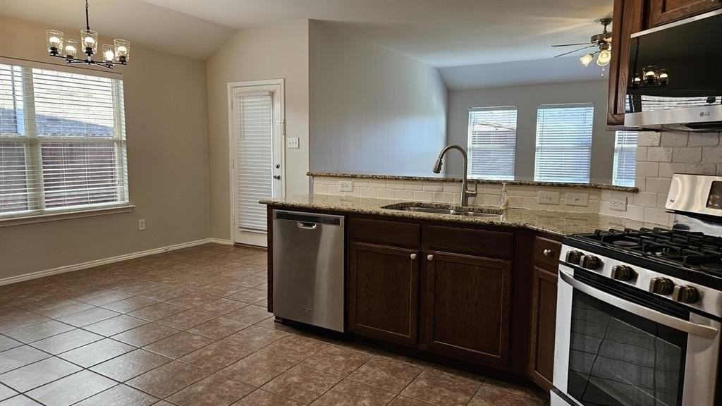 9721 Zaharias Dr - Photo 6 of 23