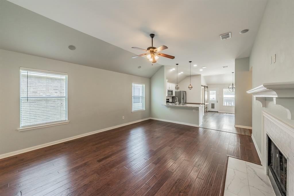 12125 Toffee St - Photo 6 of 40