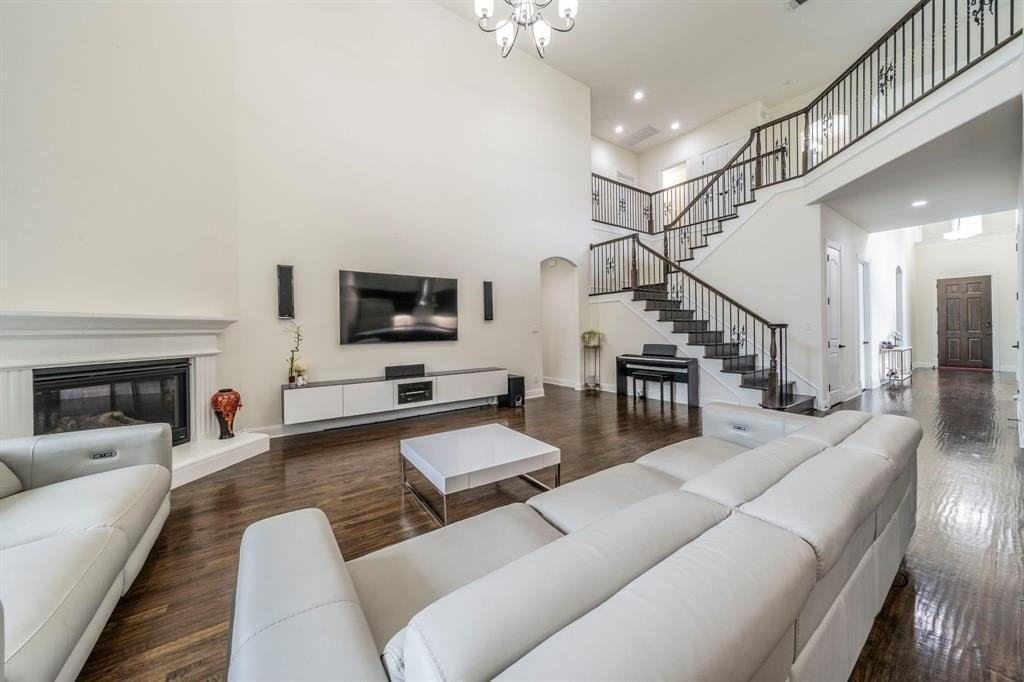 13122 Dolomite Dr - Photo 6 of 35