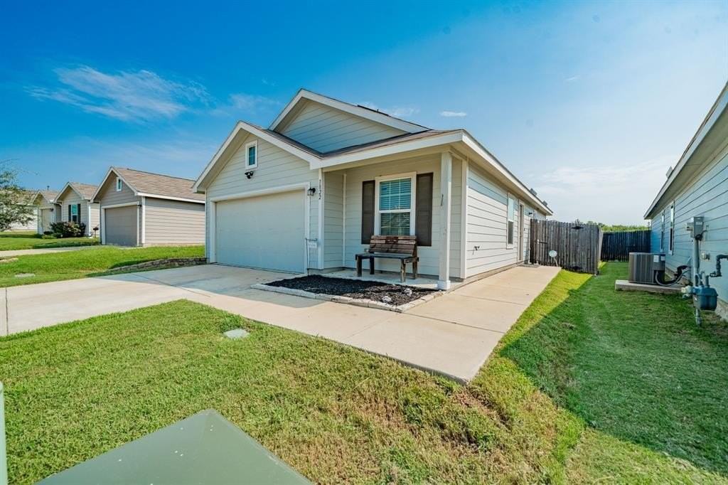 1822 Barrie Way - Photo 2 of 27