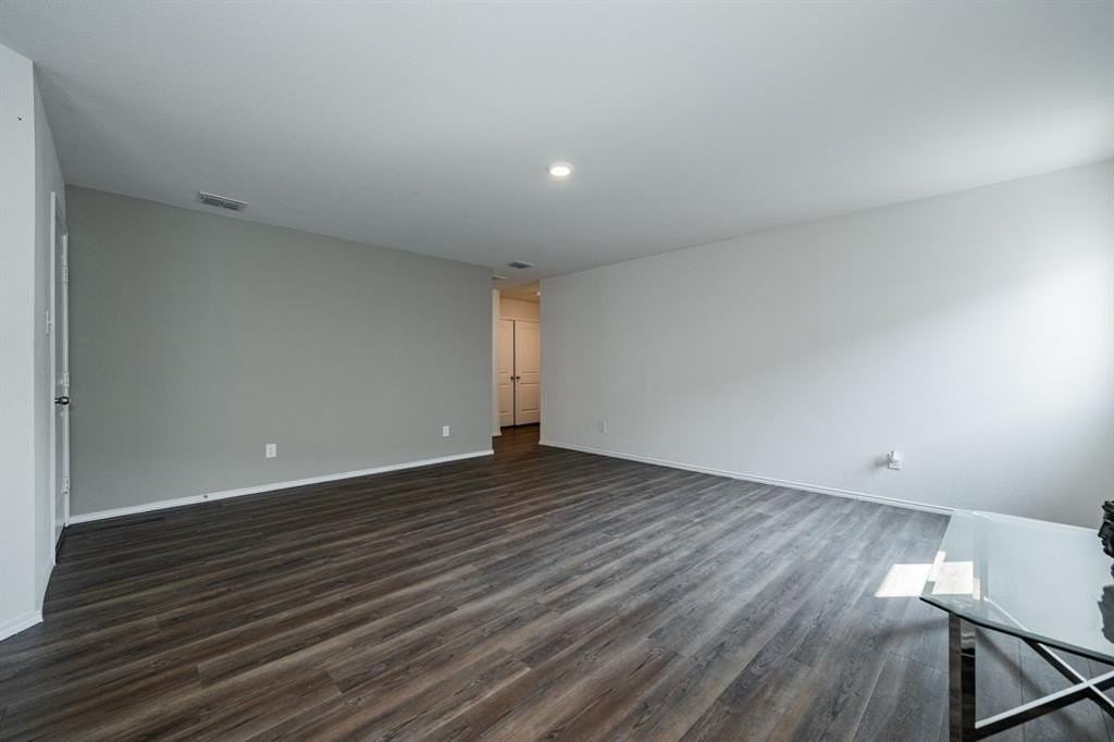 1822 Barrie Way - Photo 5 of 27