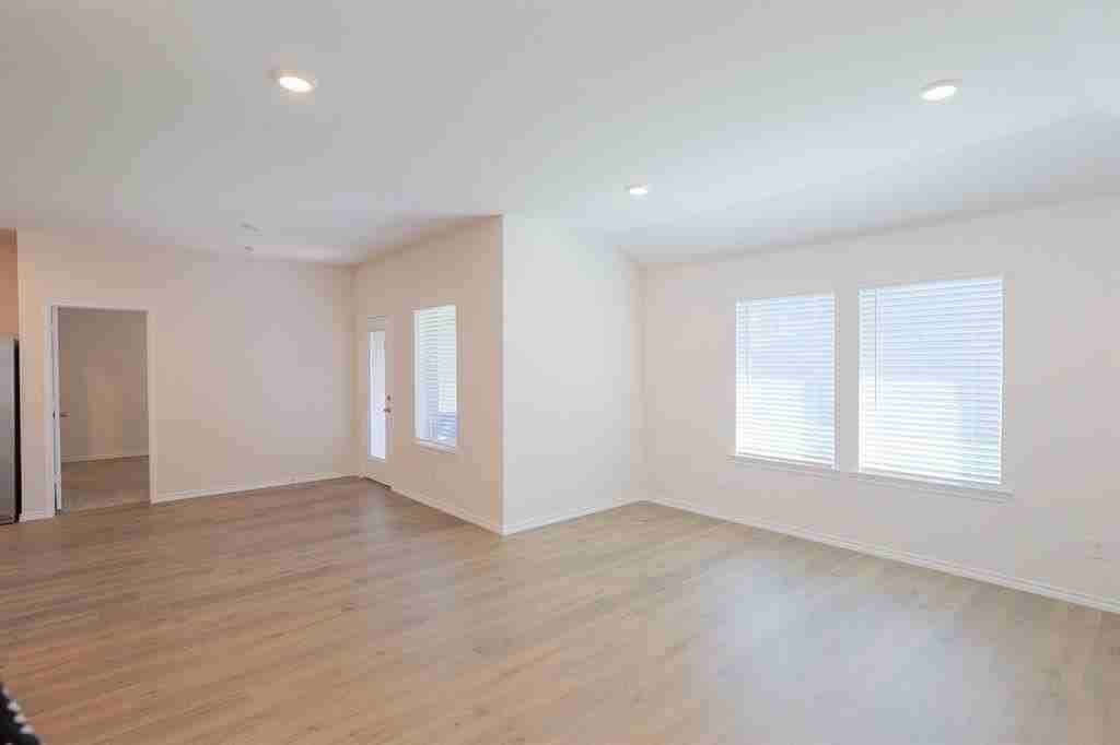 4005 Malachite Dr - Photo 5 of 27