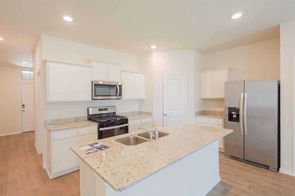 4005 Malachite Dr - Photo 6 of 27