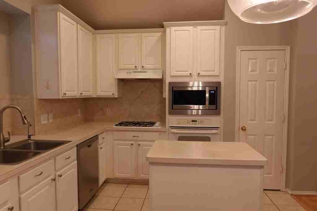 5504 Foxfire Ln - Photo 3 of 12