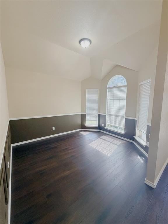 2213 Chapman Dr - Photo 4 of 16