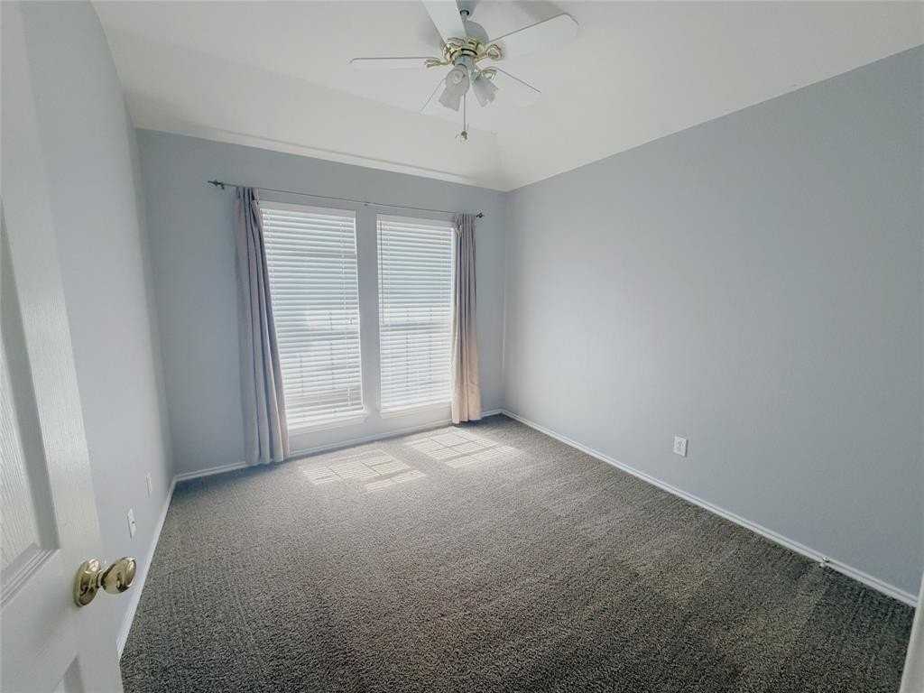 2213 Chapman Dr - Photo 7 of 16