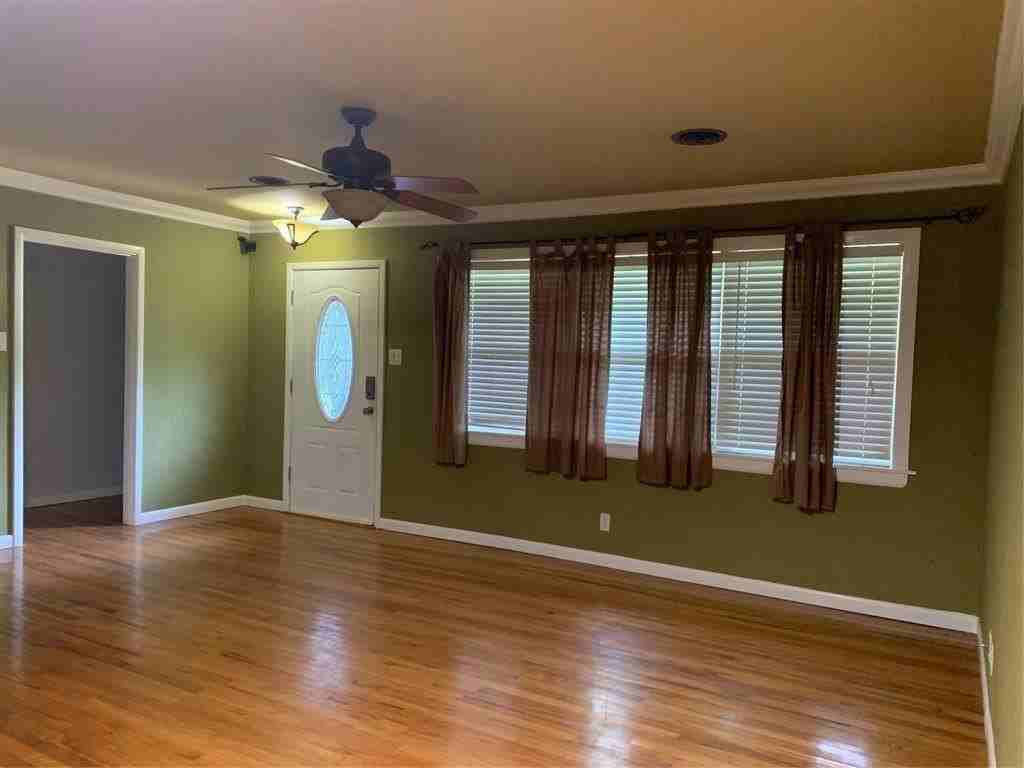 1012 S Maurice Ave - Photo 3 of 18