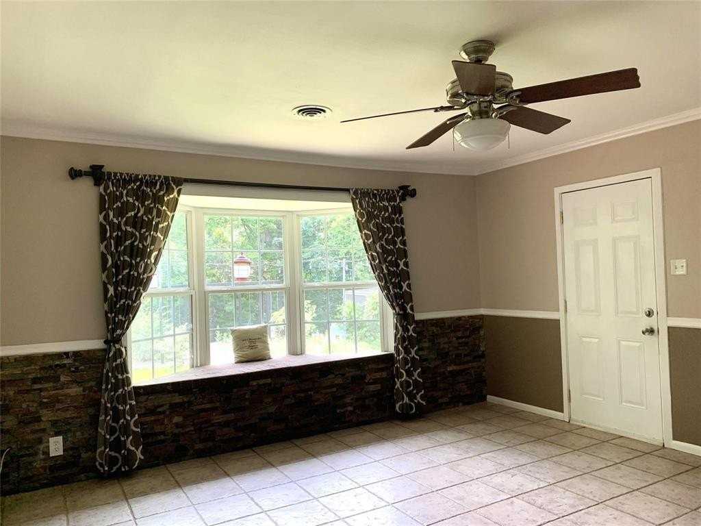 1012 S Maurice Ave - Photo 7 of 18