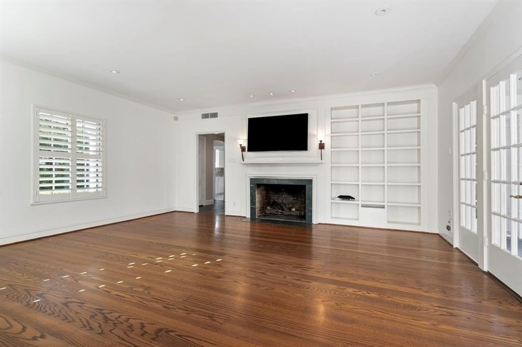 8530 Jourdan Way - Photo 4 of 39