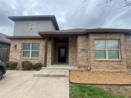 featured image of 2800 Gordon Ave