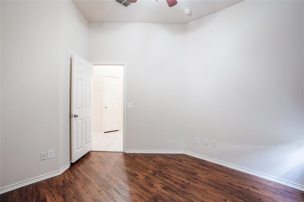 7612 Burton Ln - Photo 6 of 24